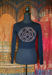 Unicursal Hexagram Fitted Cropped Long Sleeve Tee